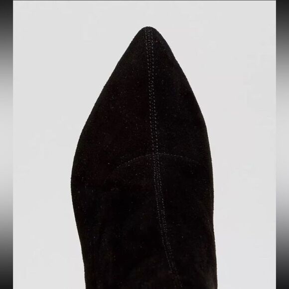 Pointy over the knee boots - Picture 4 of 7